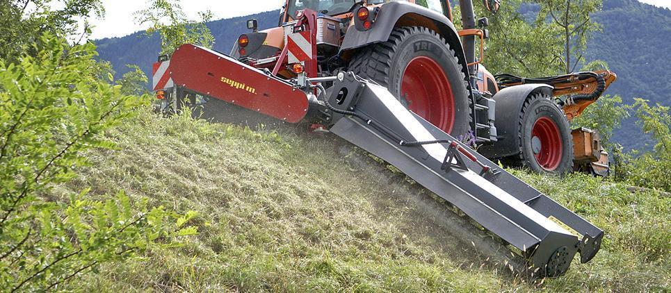 mulching mowers are trailed on a chassis with 2 wheels for up to 7m of working width