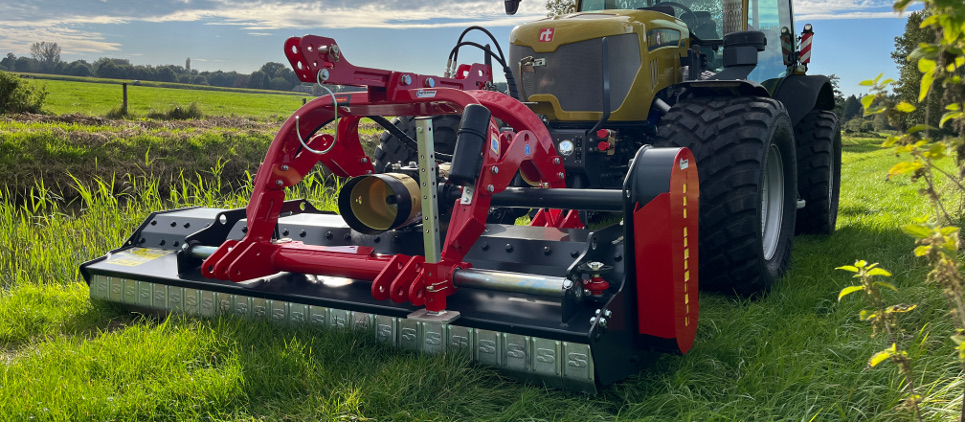 The mulcher classic with wide side displacement