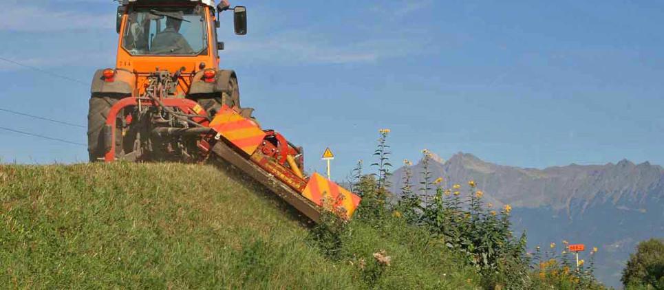 Mulcher with lateral, horizontal and vertical side shift