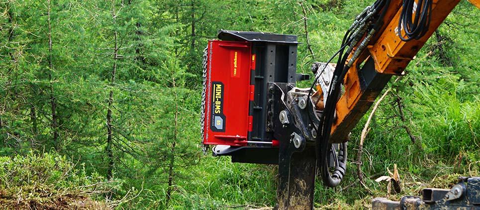 Broyeur SEPPI pour pelles MINI-BMS est muni d'un rotor forestier à marteaux fixes