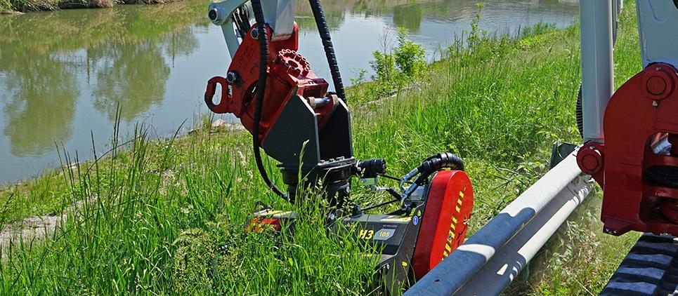 H3 mulching head is ideal for mounting on mini-excavators for the maintenance of small greenspaces